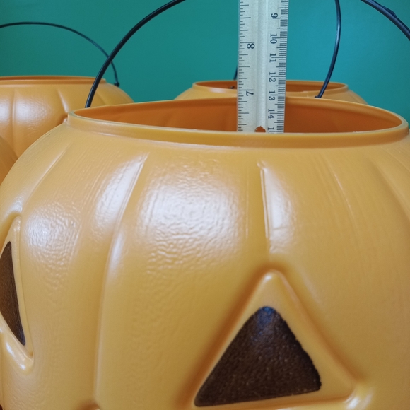 Orange Jack-O-Lantern Halloween Pumpkin 8in Treat Bucket - Picture 3 of 7